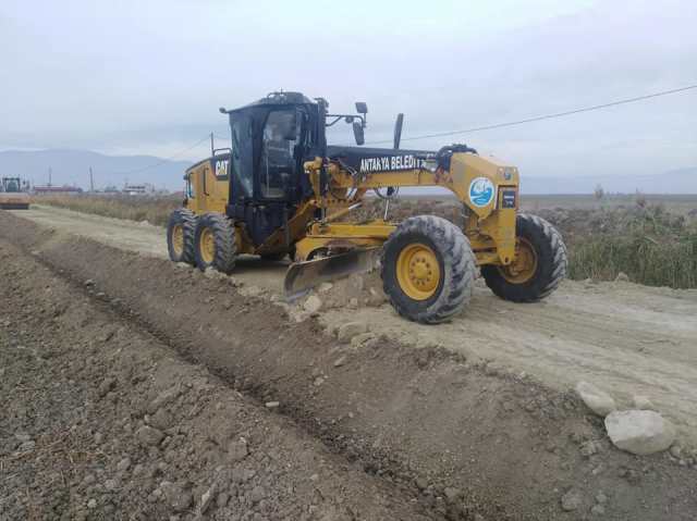 Antakya genelinde yol çalışmaları devam ediyor