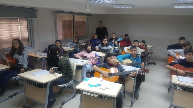 Antakya Belediyesi Gençlik Merkezinden gitar kursu