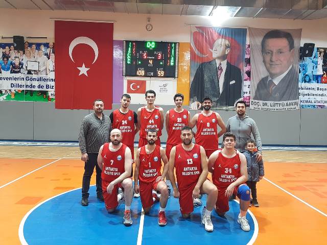 Basketbola yeni bir heyecan getirdiler