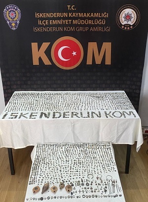 İskenderun ilçesinde 2 bin 620 sikke ve 111 obje ele geçirildi