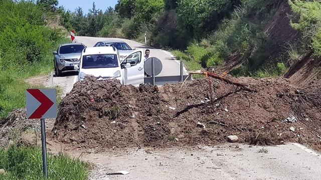 Ara yol açılmayınca Hatay sınırına gelen sürücüler geri döndü