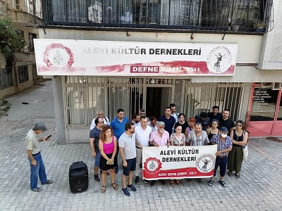 Cemevlerine saldırmak halklarının hoşgörüsüne saldırmaktır