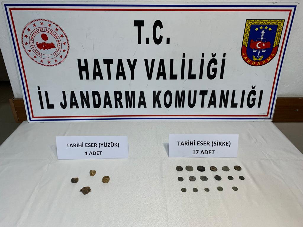 Tarihi sikke ve yüzükleri satmaya çalışan 3 kişi yakalandı