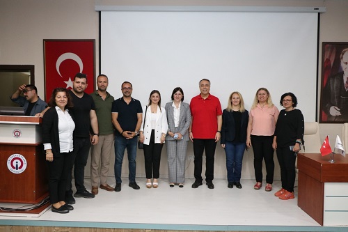 İSTE de İletişim ve Beden Dili konferansı