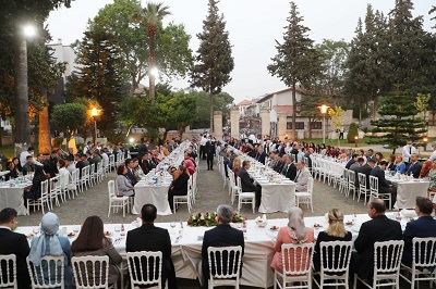 Valilik personeli iftarda buluştu