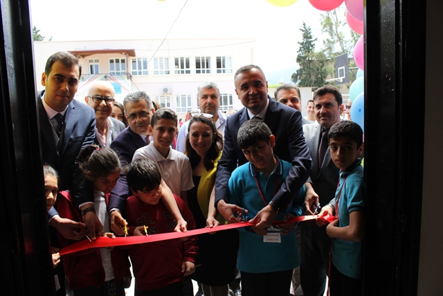 Bilfen Eğitim Kurumlarından Arpaçiflik Okuluna kütüphane düzenlemesi