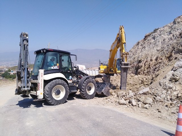 Gökçegöz de yol genişletme çalışması 