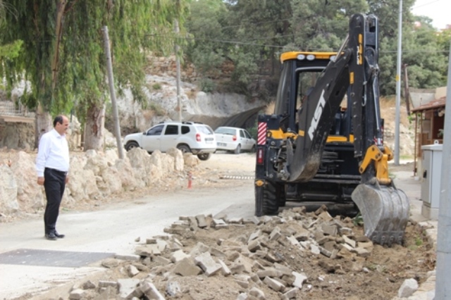 Mağaracık Ğayn çevresinde yol yapım çalışması