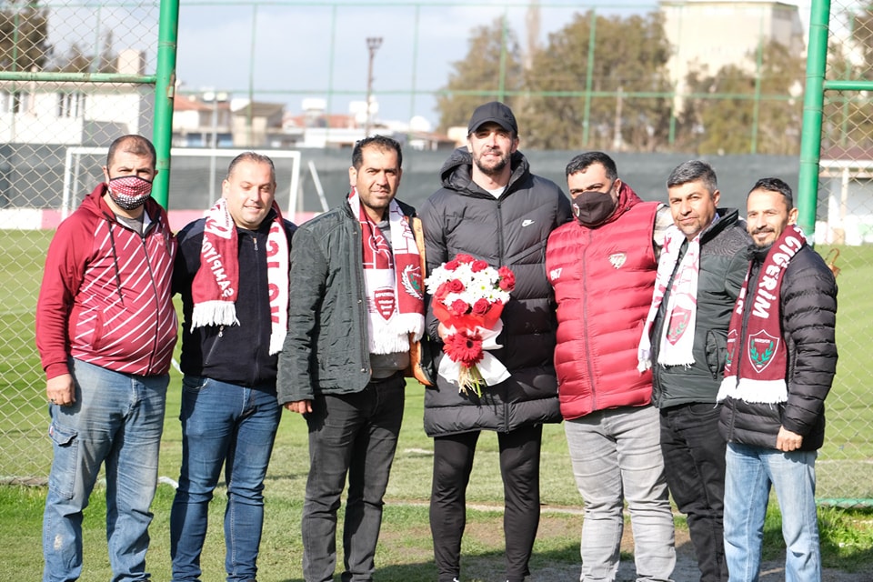 Taraftarlar Beşiktaş maçı öncesi Ömer Erdoğana moral verdi