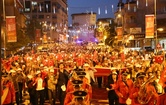 Fener alayı coşkusu