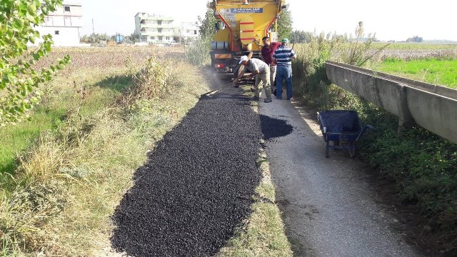 Antakya Belediyesi üç mahalleye sathi kaplama yaptı