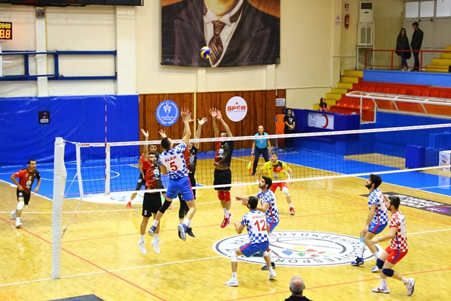 HBB Erkek voleybol takımı başarısına bir yenisini daha ekledi