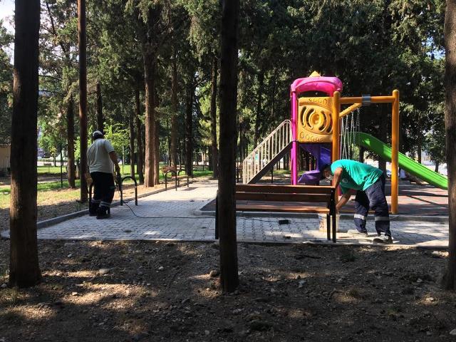 Park ve yeşil alanlar güzelleştiriliyor