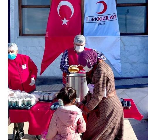 Kızılaydan şehitlerin ruhuna kavurma dağıtıldı