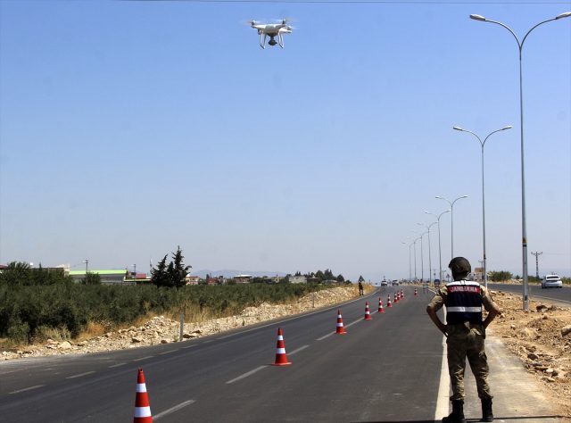 Maske takmayanlar drone ile tespit edildi