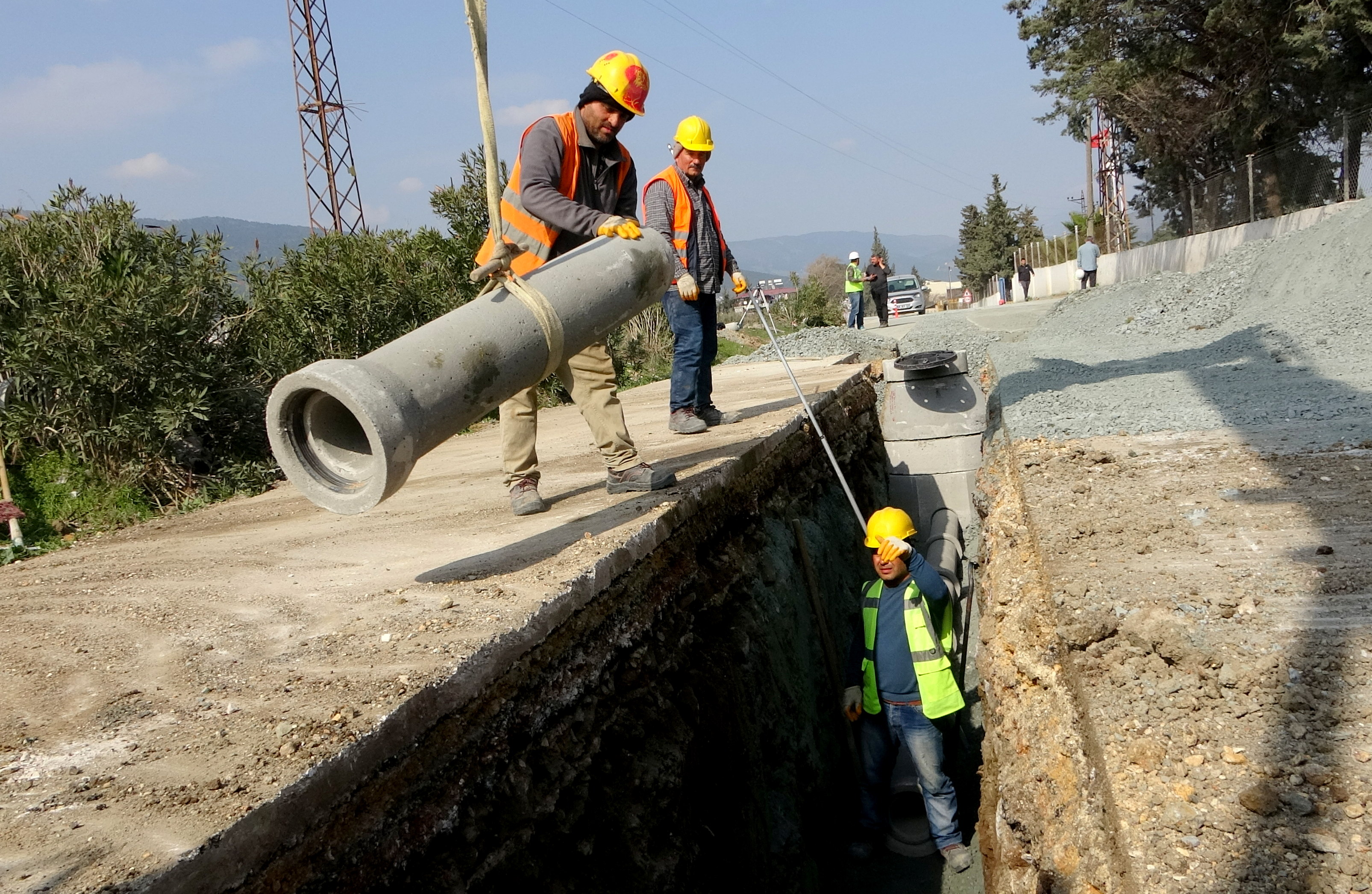 12 Mahallede çalışmalar tam gaz devam