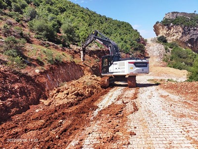 Yapımı devam eden Karamağara yolu kapatıldı