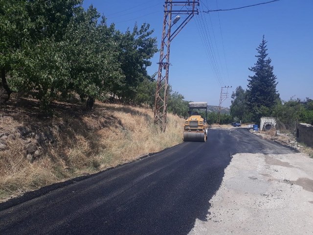 Üç mahallenin yolu düzeltiliyor