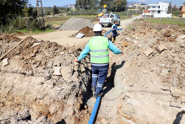 Tomruksuyunda yetersiz gelen şebeke yenileniyor