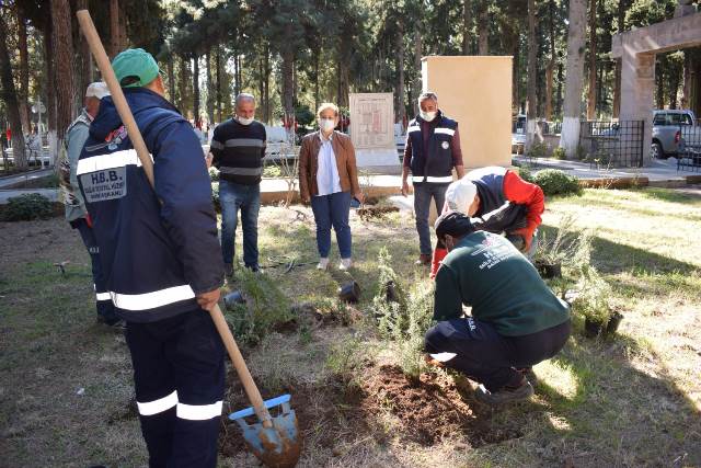 HBB İskenderundaki şehit mezarlarını çiçek bahçesine dönüştürdü