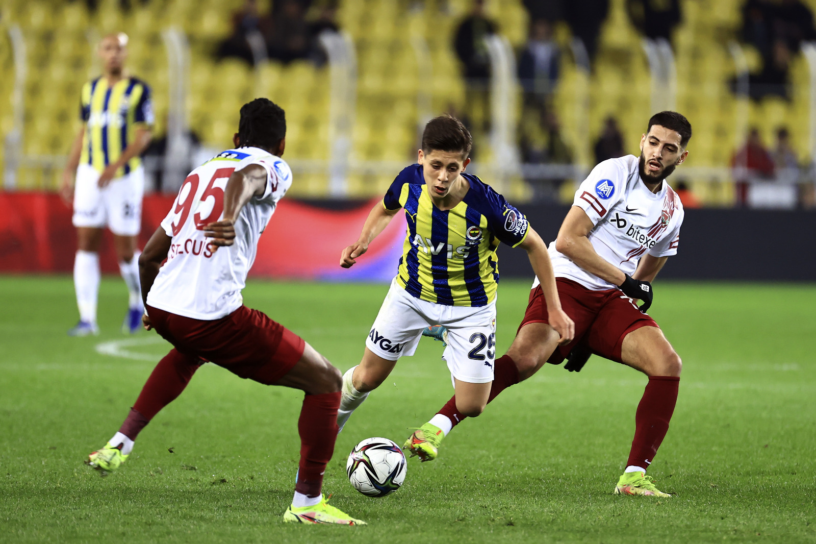 Hataysporun futbolsuz gecesine hakem damga vurdu