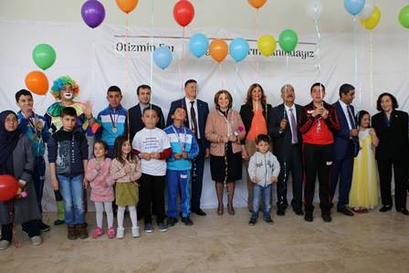 Otizm İle Yaşamak adlı konferan düzenlendi