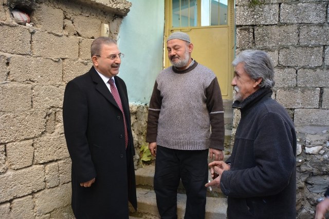 Vatandaşların hatırını sordu dualarını aldı