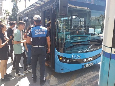 Zabıta vatandaşın sağlıklı ulaşımı için görevde