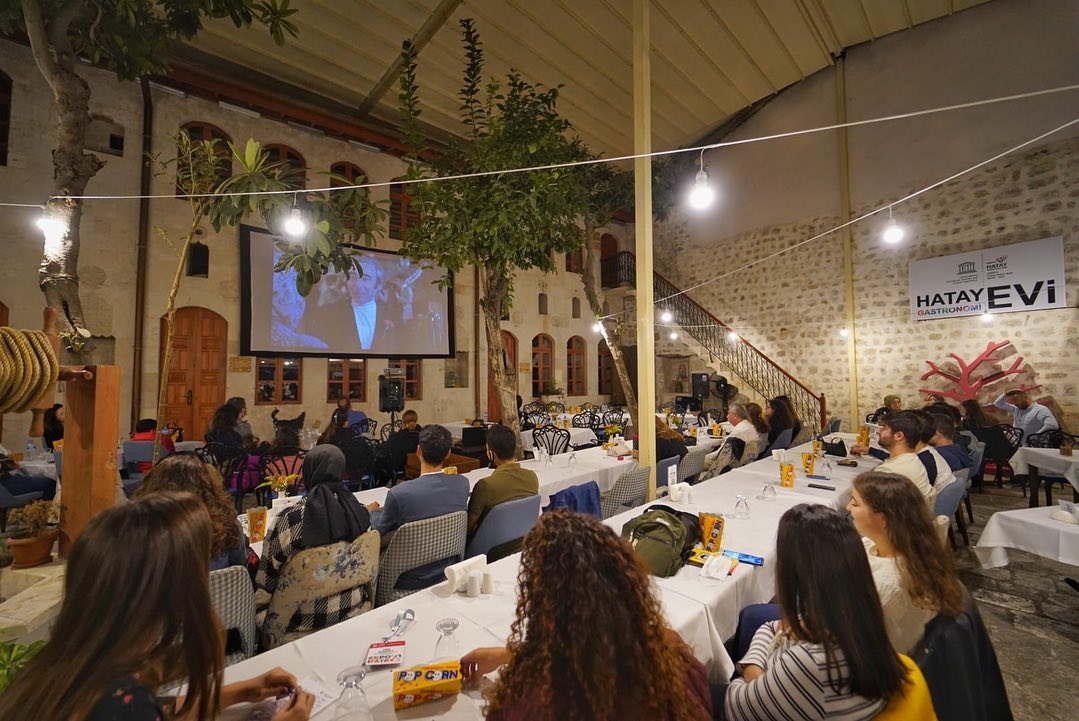 Hatay Gastronomi Evinde 3. Açık Sinema Keyfi