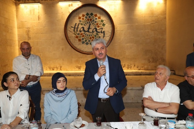 Vali Doğan Medeniyetler Korosu ile iftar yaptı