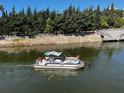 Asi Nehri temizleniyor