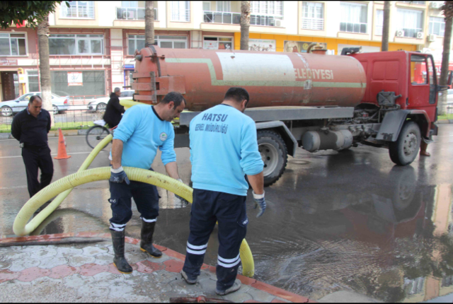 İskenderun da Yaşanan Taşma Problemine Anında Müdahale