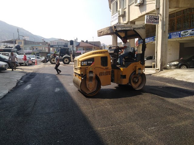 Haraparası Mahallesinde yol çalışması 