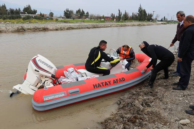 Haşere ile mücadele ekipleri Amik Ovasında