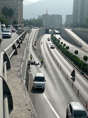 Battı Çıktı yolunda kaza Motosiklet sürücüsü yaralandı