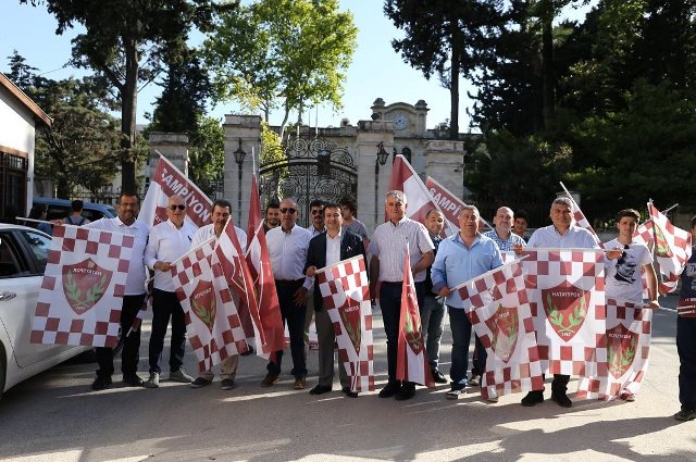 Hatayı donatalım dört bir yanı bayraklarla