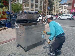 Çöp konteynerleri bakım onarım çalışmaları ile yenileniyor