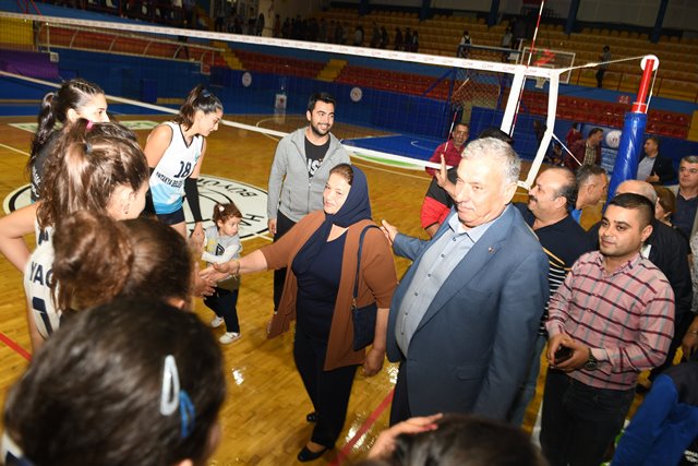 Antakya Belediyesinin kızları hızlı başladı