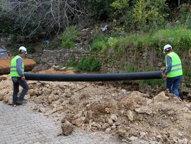 Yaylıca da eski kanal hatları yenileniyor