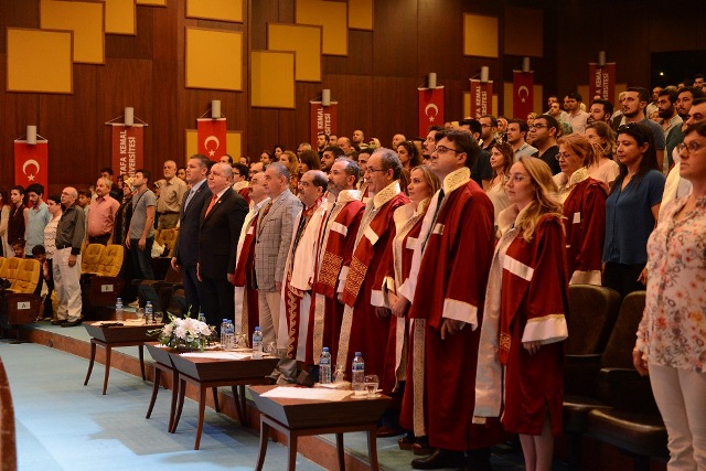 Dişhekimliği Fakültesi ilk mezunlarını verdi