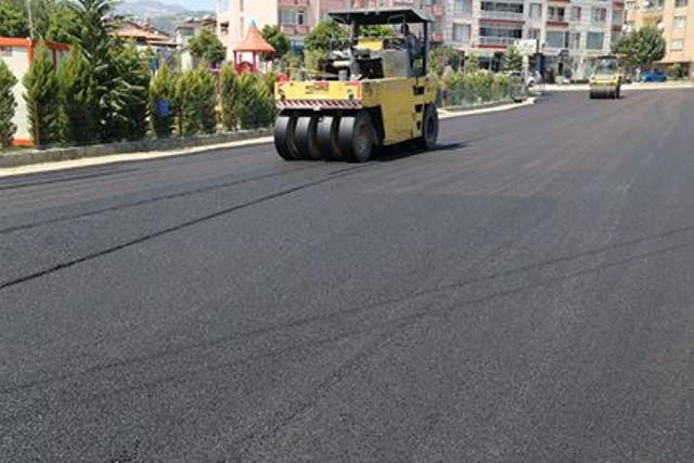 Serinyola beton asfalt döşeniyor