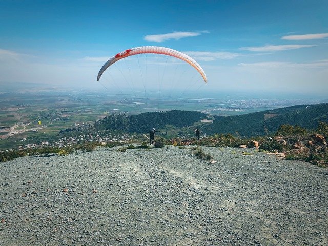 Tekrar göklerdeler