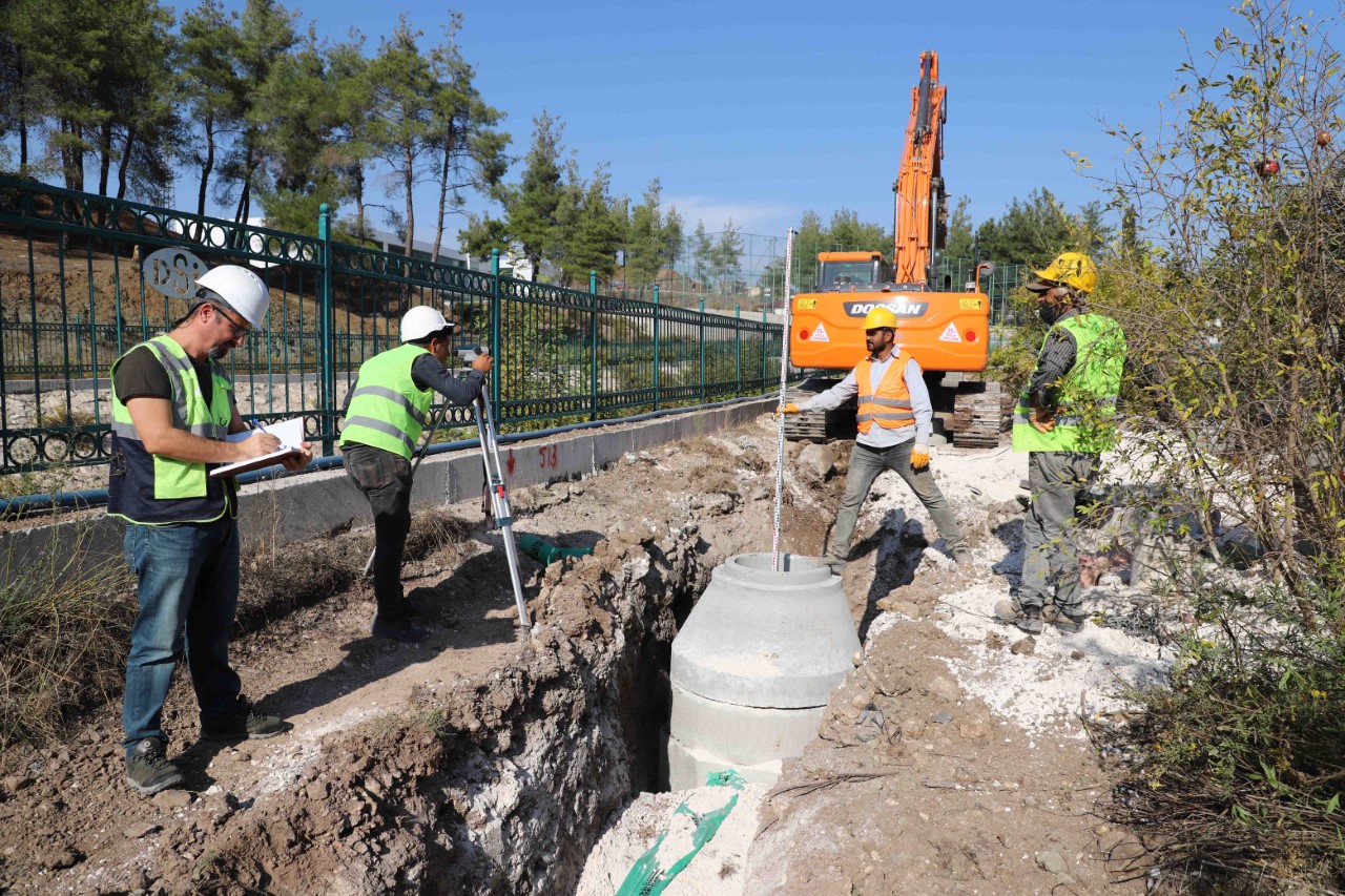 Yayladağında yeni altyapı ve tesiste çalışmalar sürüyor