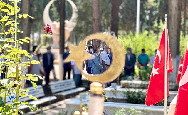 15 Temmuzun Türk tarihinde halkın direndiği ilk darbe girişimi