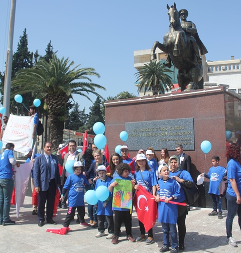 Otizm yürüyüşü yapıldı