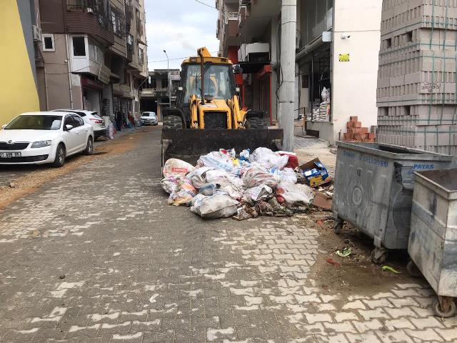 Samandağ da temizlik çalışmaları aralıksız devam ediyor