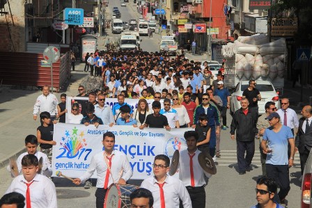 Samandağda gençlik yürüyüşü