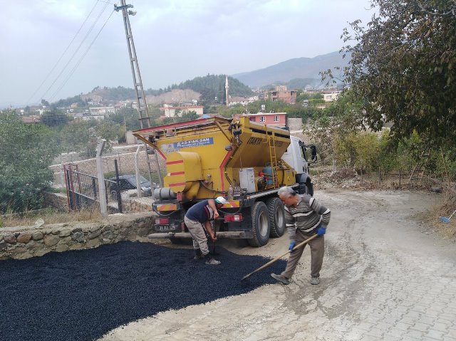 Altyapısı tamamlanan caddeler asfaltlanıyor