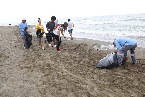 Çevre gönüllüleri onlarca ton atık topladı