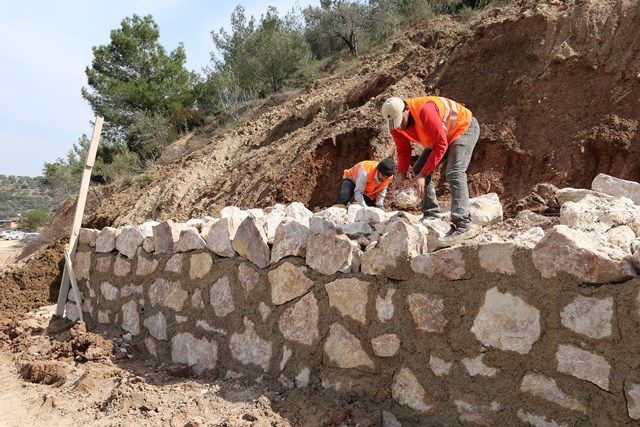 Kuzeytepe ve Dikmeceye taş duvar